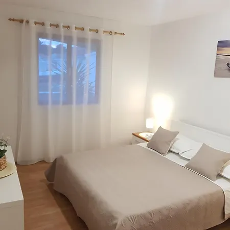 公寓 Huljic 赫瓦尔