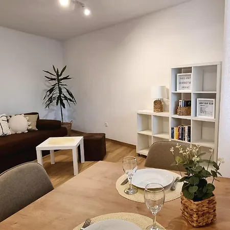 Huljic 公寓 赫瓦尔